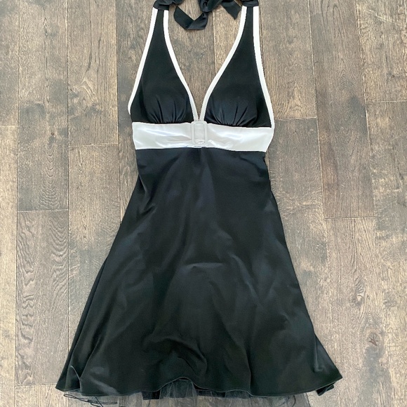 Black Cocktail Dress with white satin trim, Jr. Size 7, EUC - Picture 1 of 10